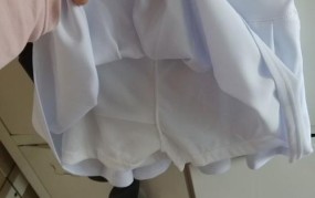 北大强制跳短裙操引争议，学生如何应对？