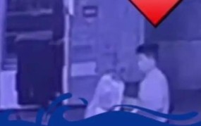 男子列车上索吻女乘客被拘，如何看待此类事件？