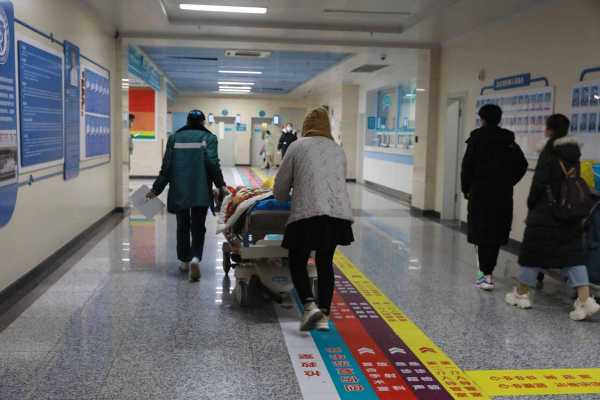 探访疫情下的上海急诊室，疫情下的急诊科